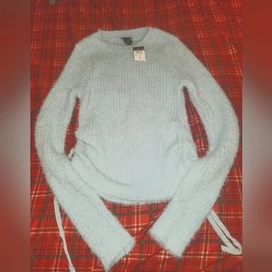 Women's/Junior Sweater, Size M